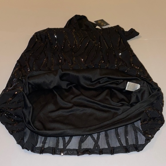 Caramela  Medium Black V-Neck Sleeveless Cocktail Mini with Pattered Sequins - Picture 11 of 16